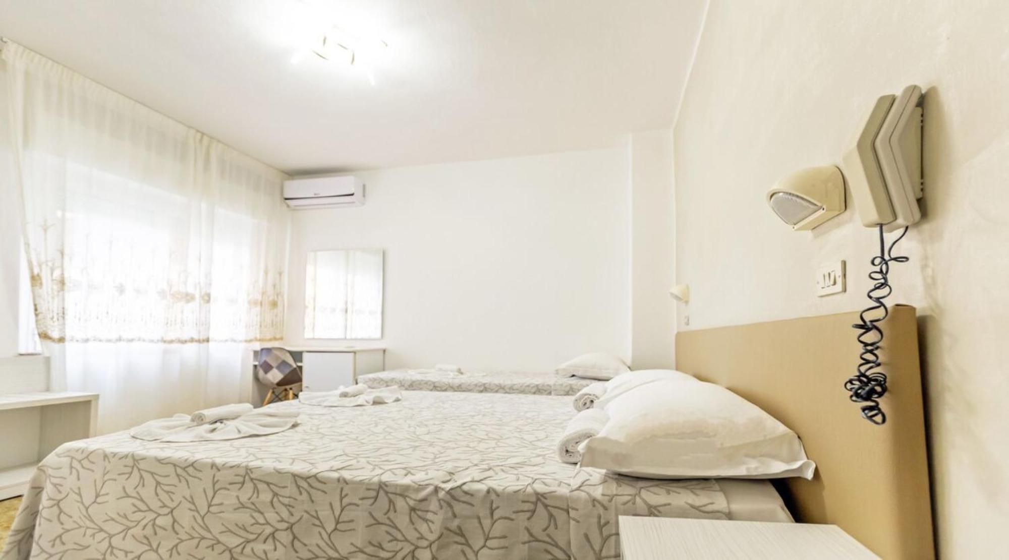 Hotel Angela Misano Adriatico Εξωτερικό φωτογραφία