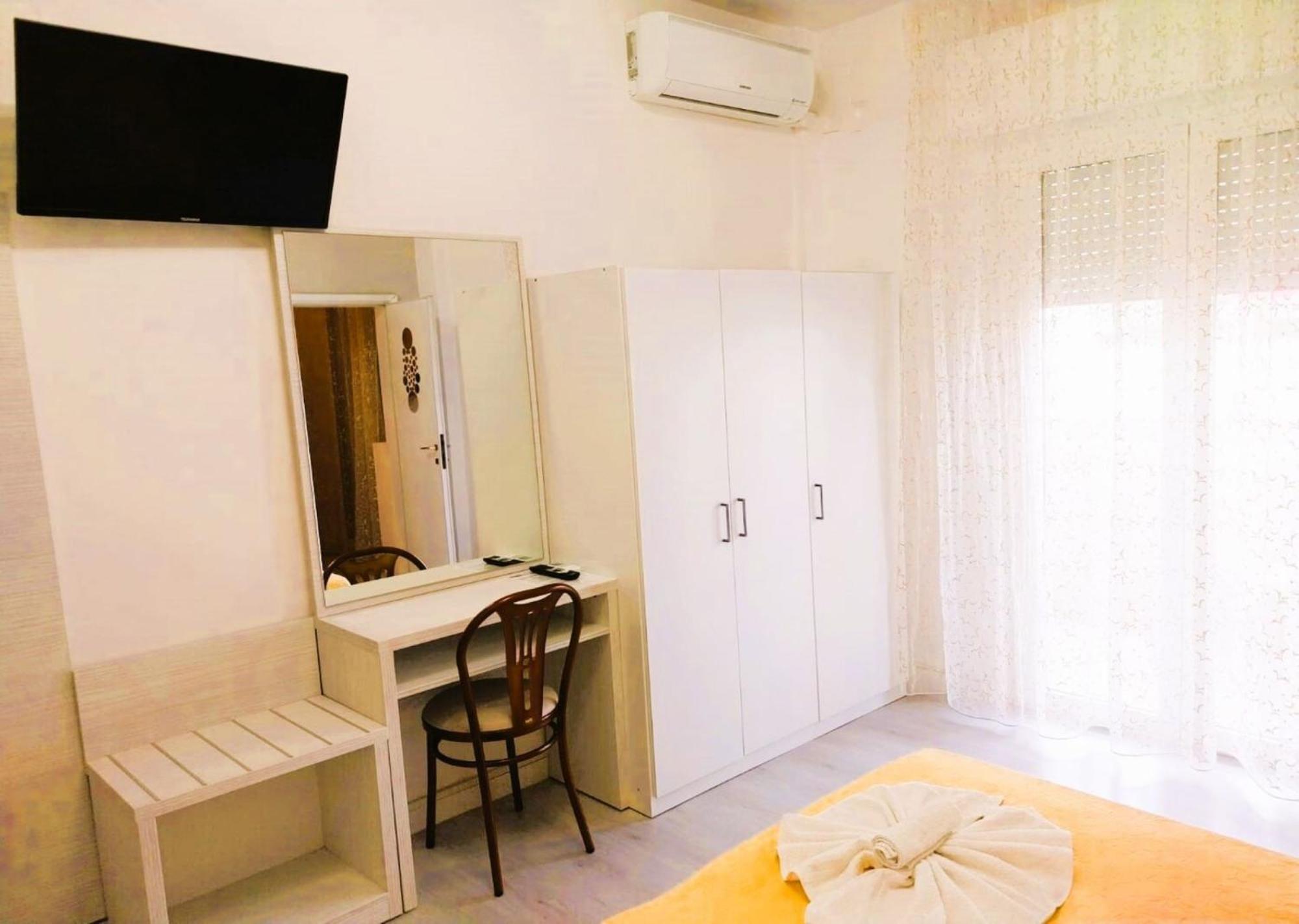 Hotel Angela Misano Adriatico Εξωτερικό φωτογραφία